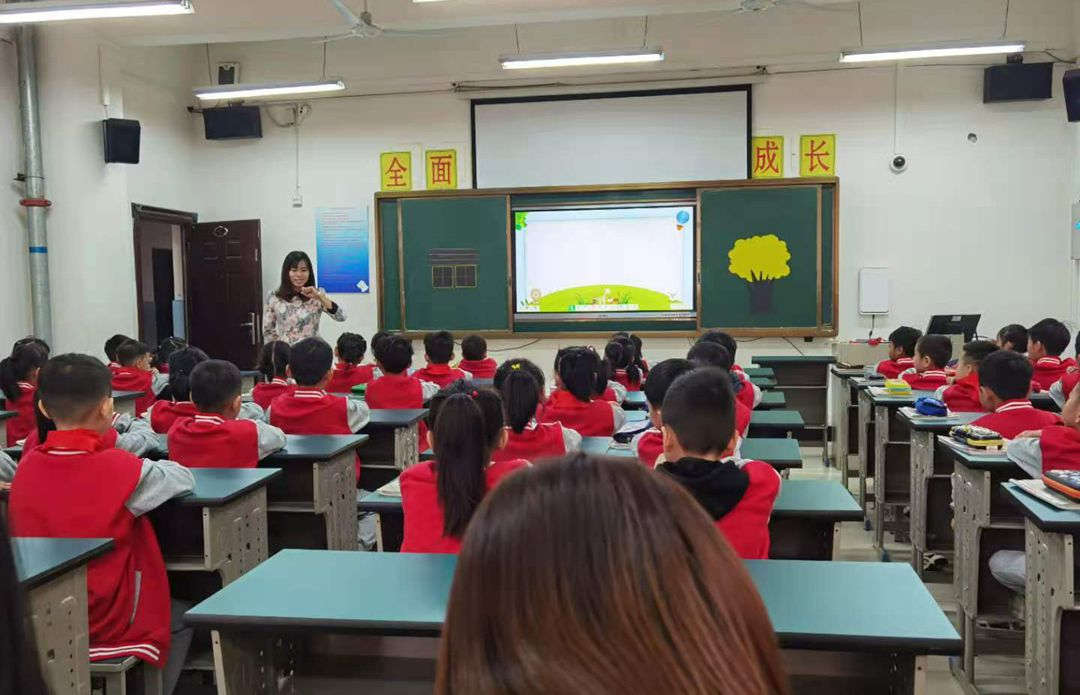 邵露“秋天”_副本.jpg 邵露“秋天”_副本.jpg