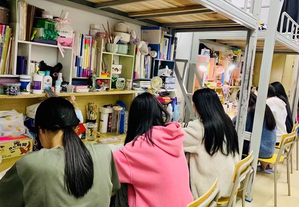 技工1.jpg 技工1.jpg